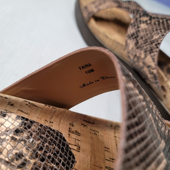 Donald Pliner Faina Wedge Sandals - Picture 3 of 4